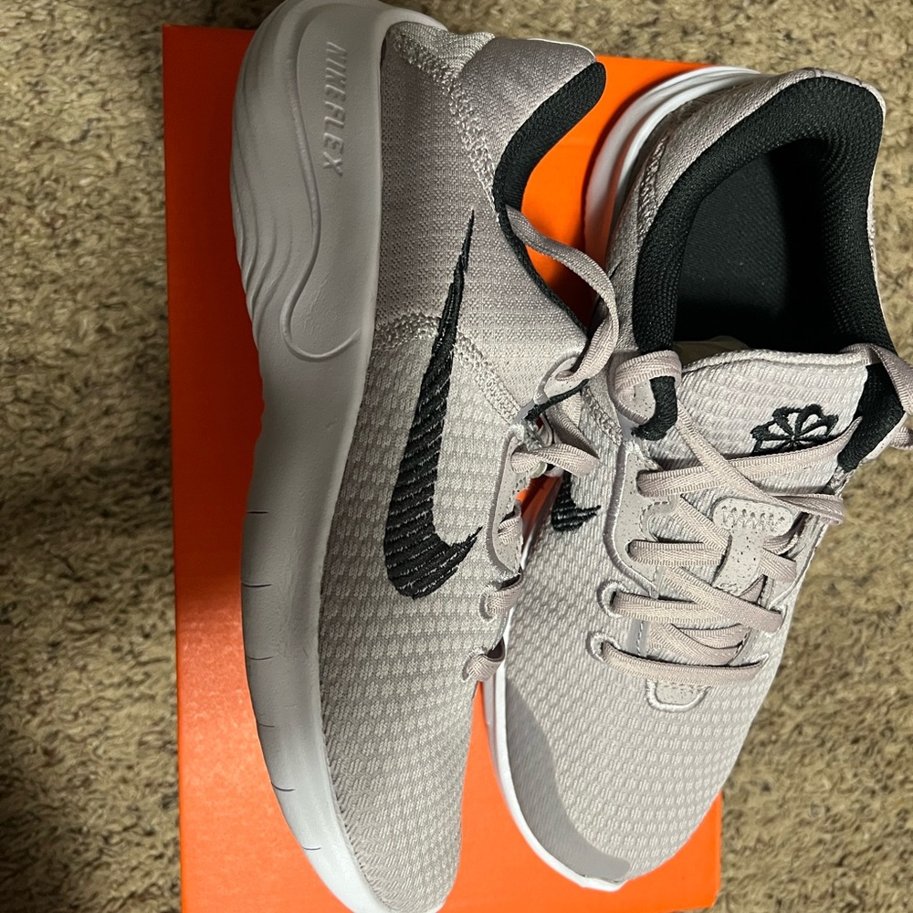 Nike girls  Running Shoes 5.5
